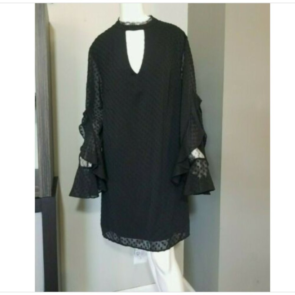 SIGNATURE STUDIO Keyhole Dress Ruffle/lace Sleeves